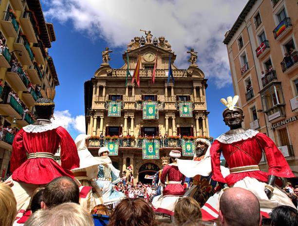 Trampantojo Apartamento En El Corazon De Pamplona Kültér fotó