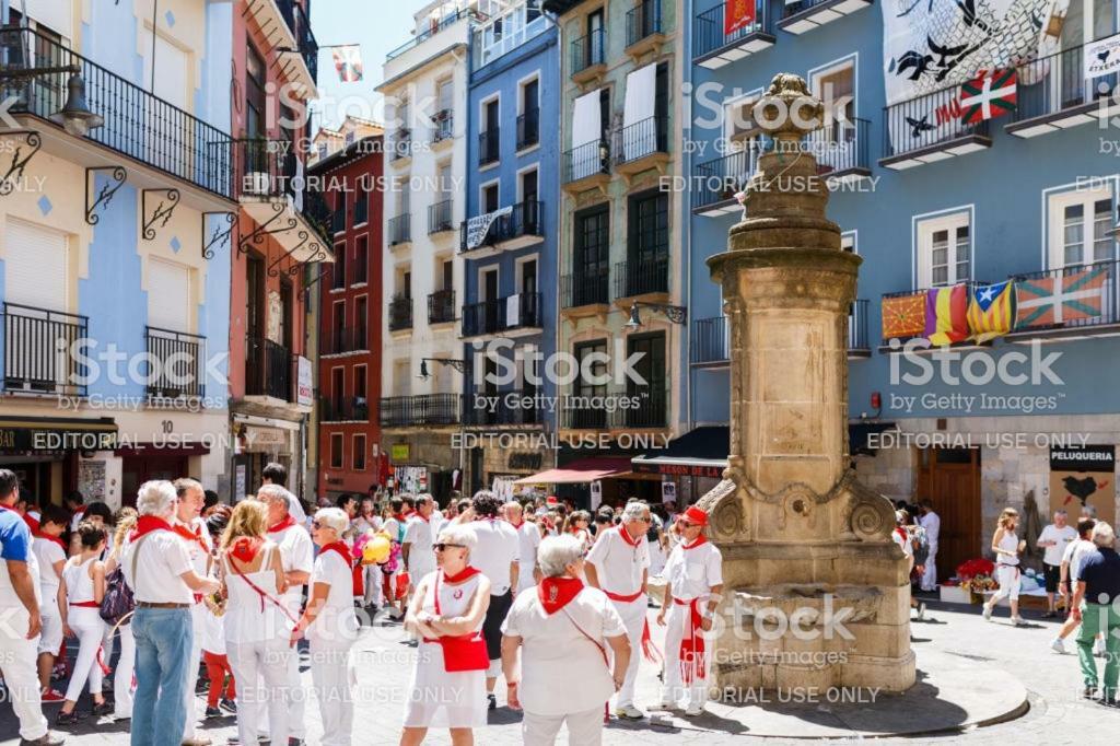 Trampantojo Apartamento En El Corazon De Pamplona Kültér fotó